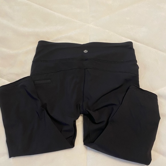 Lululemon leggings cropped size 6 - Picture 2 of 3